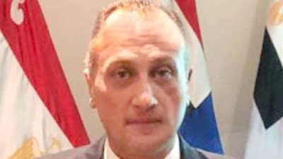 الجالية المصرية بفرنسا تنعي والد السفير شريف الديواني