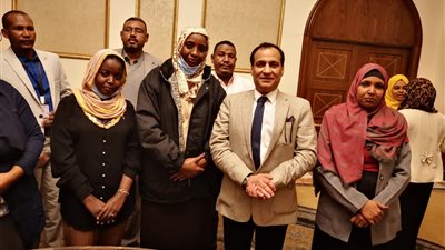 حلقة نقاشية عن التنمر الإلكتروني مع رئيس المجلس المصري للحماية الإلكترونية بدورة وزارة الدولة للإعلام