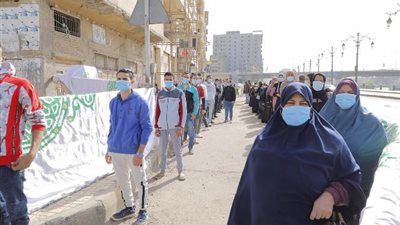 اقبال الناخبين على مراكز الاقتراع للإدلاء بأصواتهم فى جولة الإعادة لانتخابات النواب بدمياط .صور
