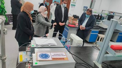 وفد معهد بحوث البترول في زيارة لجامعة السويس