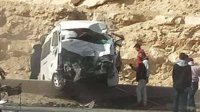 مصرع وإصابة 9 فى انقلاب ميكروباص على صحراوى بنى سويف