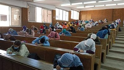 وكيل التعليم والطلاب : إنتهاء إمتحانات الميدتيرم بتكنولوجيا وتنمية الزقازيق دون أزمات
