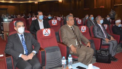 محافظ الغربية يشهد فاعليات مبادرة صحوة لرفع وعى الشباب-صور