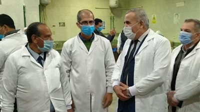وكيل تعليم دمياط يتفقد المشروع الخدمي لتغذية تلاميذ المدارس
