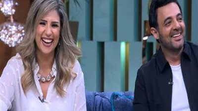 إصابة زوجة عمرو محمود ياسين وابنته و3 أشخاص من أسرتها بكورونا