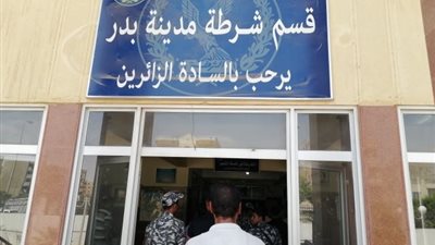 شرطة مدينة بدر تنجح فى القبض على أخطر عصابة تسرق معدات القطار الكهربائى.. بالأرقام والصور
