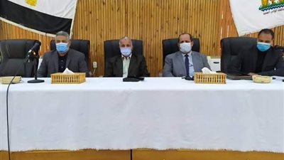 رئيس مركز الداخلة يشهد تكريم نماذج مشرفة للطب البيطرى بالوادى الجديد.