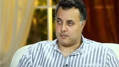 استشاري يحذر من تقنية تبييض الأسنان بالإضاءة لهذا السبب