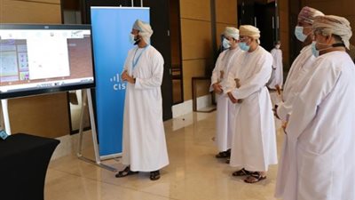 سلطنة عُمان تُدرب قيادات المدارس على مواكبة 
