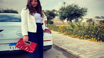 شاهد .. إطلالة كلاسيكية أنيقة للنجمة أمانى كمال عبر انستجرام