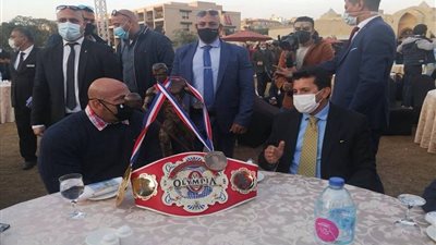 وزير الشباب يلتقي بمستر أولمبيا