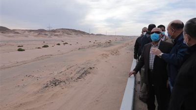 وزير النقل يتفقد مشروع إعادة تأهيل خط سكة حديد قنا/ سفاجا /أبو طرطور ومده الى الغردقة