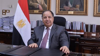 وزير المالية يناشد الشركات المسجلة بمركز كبار الممولين الانضمام لمنظومة الفاتورة الإلكترونية