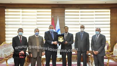 رئيس جامعة كفر الشيخ يستقبل سفير موريتانيا لبحث التعاون في التعليم والبحث العلمي
