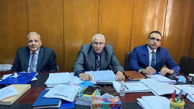 الأب تحول لذئب بشري ..طلق زوجته وهتك عرض طفلته