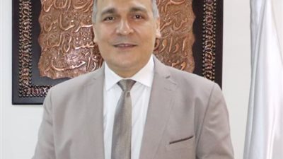 تعقيم مديرية تعليم القاهرة ومنع دخول أى شخص بدون كمامة.. بالصور