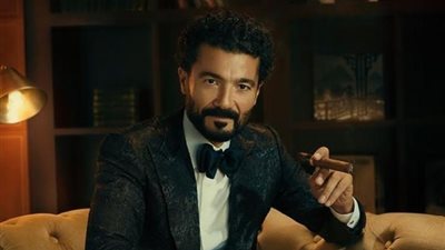 شاهد .. النجم خالد النبوى يودع 2020 بإطلالة أنيقة وكلمات مؤثرة
