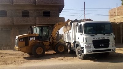 رفع 80 طن مخلفات وأتربة بقرية المريس جنوب غرب الأقصر