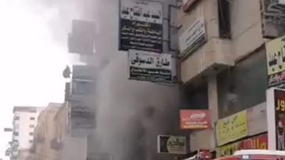 حريق هائل يلتهم محتويات محل أحذية بالسكة الجديدة بالمنصورة.صور