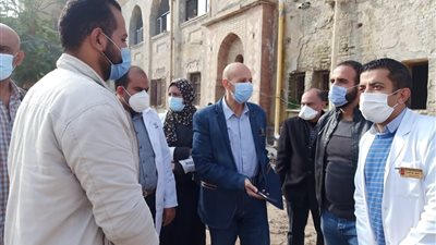 وكيل وزارة الصحة يتفقد سير العمل بمستشفيات الصدر وحميات الزقازيق واستلامهم للأجهزة الطبية