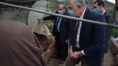 وزير الزراعة يقوم بزيارة مفاجئة لمشتل المنيب