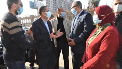 محافظ الغربية ونائبة يتفقدان أعمال الرصف بالمحلة الكبرى -صور