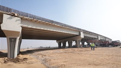 وزير النقل يتابع تنفيذ أعمال المرحلة الثانية من طريق الصعيد الصحراوي الغربي