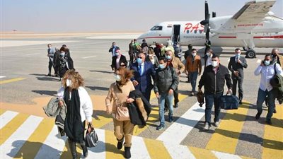 الزملّوط يستقبل وفدا سياحيا لزيارة المناطق الأثرية والترفيهية بالوادى الجديد