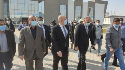 محافظ بني سويف ورئيس هيئة التنمية الصناعية يتفقدان المجمع الصناعي فى بياض العرب.صور