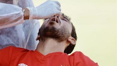 أحمد أبوعبلة يعلن نتيجة مسحة لاعبى الأهلى