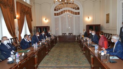 وزير الخارجية يلتقي نظيره الألماني لبحث العلاقات الثنائية والقضايا الإقليمية