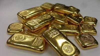 صعود الذهب مع تراجع الدولار وعوائد السندات الأمريكية