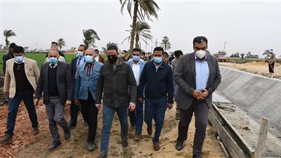 وزير الري ومحافظ الفيوم يتفقدان مشروعات تأهيل وتبطين الأبحر والمساقي بالمحافظة