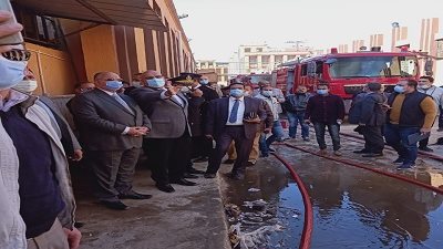 محافظ القاهرة يتفقد حريق ورش الصيانه بالوايلى