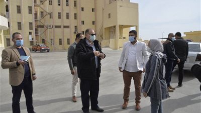 سعد يتفقد المنطقة الصناعية ومبنى التأمينات الاجتماعية بمدينة أسيوط الجديدة