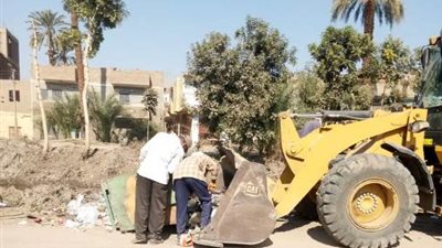 حملة نظافة موسعة بأرمنت جنوب غرب الأقصر .صور