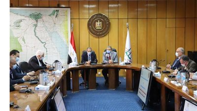 القوى العاملة والاتصالات وتكنولوجيا المعلومات يوقعان بروتوكولا للتعاون لتطوير البوابة الإلكترونية