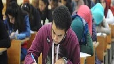 معلم يوجه رسالة مؤثرة الى طلابه بعد تعليق الدراسة.. الفصول مشتاقة الى رؤيتكم