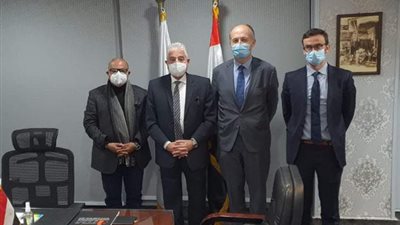 محافظ جنوب سيناء يبحث مع مساعد أول وزير التموين للتجارة الداخلية إقامة سوق حضاري وهايبر بطور سيناء و شرم الشيخ