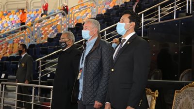 وزير الرياضة ورئيس الاتحاد الدولي لليد يشهدان مباراة الأرجنتين والبحرين