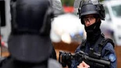 فرنسا.. تفكيك شبكة كبيرة لتهريب الأسلحة ضمت عسكريين