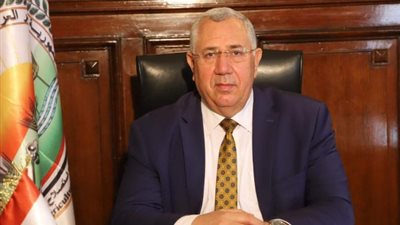وزير الزراعة يعقد سلسلة اجتماعات لمتابعة مشروع تطوير الري ورفع كفاءة الجمعيات الزراعية وتوفير الأسمدة