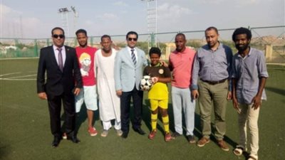 رئيس إتحاد الميني فوتبول يهنىء نصر النوبة بالصعود للممتاز