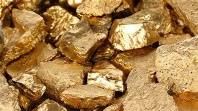 ضبط سيارة محملة بـ8 أطنان من أحجار خام الذهب بالبحر الأحمر