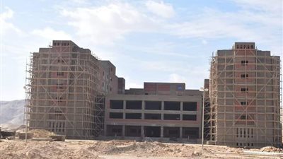 رئيس جامعة سوهاج يتفقد مستوى الإنجاز لعدد من المشروعات بالمقر الجديد..صور