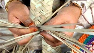 الحرف اليدوية ودورها في تنمية المرأة الفقيرة بالصعيد في ندوة ثقافية بأسيوط