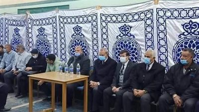 محافظ القليوبية يقدم واجب العزاء لأسرة وكيل وزارة التربية والتعليم