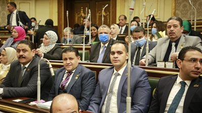 القوي العاملة :صرف 889 مليونا و125 ألف جنيه ل 461 ألفا و198 عاملا في 4445 شركة
