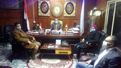 سلامة يبحث تفعيل المشاركة المجتمعية بالمؤسسة التعليمية في مطروح