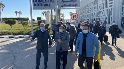 وزير التنمية المحلية يصل للأقصر لتفقد مشروعات برنامج الأغذية العالمي وتوقيع اتفاقية للتعاون المشترك